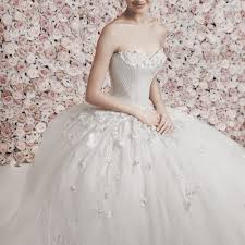 مجلة جمال حواء فساتين زفاف ابيض ثلجي Wedding Dresses Lace Wedding Dresses Dresses