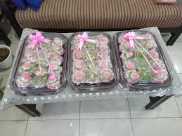 Beberapa contoh kue hantaran pernikahan di atas bisa kamu pilih sebagai bagian dari hantaran pernikahan. M Kue Hantaran Lamaran Pernikahan Jember 0853 3618 6291 Facebook