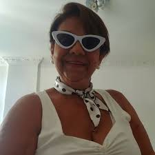 Corações em feltro ♥ Sugestão para lembrancinha do dia da mulher ♥  AMEIII!!! Créditos: Ateliê Daddy (https://www.facebook.com/AtelieDaDaddy/)