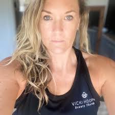 Vicki Hooper's Instagram, Twitter & Facebook