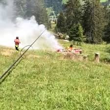 Zwei weitere menschen seien schwer verletzt worden, berichteten die rettungskräfte. Seil Einer Seilbahn In Lenk Abgesturzt Blick