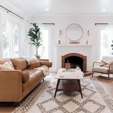 It's in a big building that looks abandoned, but is obviously not.because salon deco is there, silly. Deco De Salon 10 Exemples D Amenagements Magnifiques