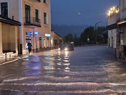 Die hochwasserlage in bayern bleibt leider angespannt. 4r 6k4tx0ypotm