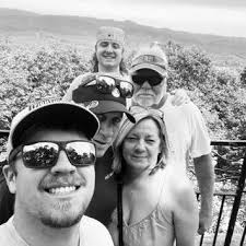 Joe Buck opens the Dolphins-Steelers Monday Night Football broadcast with a  6-7 joke. NFL #MNF