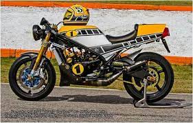Here you can find such useful information as the fuel capacity, weight, driven wheels, transmission type, and others data according to all known model trims. 230 Yamaha Rd 350 Umbauten Ideen Motorrad Yamaha Cafe Racer Cafe Racer Umbau
