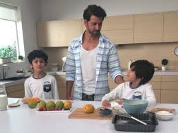 Hrithik roshan is an indian actor who works in hindi films. Hrithik Roshan Is Spoiling These Cute Kids They Are Not His Sons India Forums