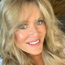 🚨📢 Announcement 📢📢 Look who's coming back to Top Dog Grooming Valliant  👀 Nikki Strawn 🚨 Limited availability 🚨 FB message to book or text  Nikki's personal number if you have it.