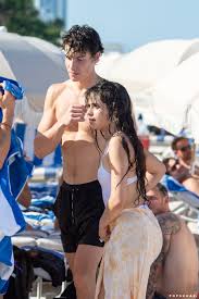 Their miami beach outing came during his day off from performing; Celebrity Entertainment Camila Cabello And Shawn Mendes Share A Passionate Kiss In Miami Beach Popsugar Celebrity Photo 8