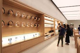 Media Photos Offer Deeper Peek Inside Apple S First Singapore Store Applenews Technews Apple Store Interior Mobile Shop Design Apple Store Design