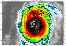 Man-yi regains super typhoon status, makes landfall in Aurora Province at  150 mph : r/hurricane