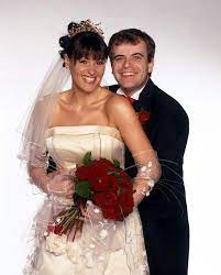 Suranne notably met her husband laurence, who is 10 years her senior, at the wedding of actress sally lindsay, in 2014 and were engaged within six weeks. How Old Is Suranne Jones Gentleman Jack Actress Who Starred In Coronation Street And Doctor Foster