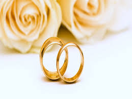 Che sia per un discorso o per un bigliettino di auguri, le frasi da dedicare agli sposi nel giorno del loro 50esimo anniversario di matrimonio, devono sicuramente non sono le catene a tenere uniti in matrimonio. Frasi 50 Anni Di Matrimonio Ecco Le Piu Belle Da Dedicare Per Le Nozze D Oro A Tutto Donna