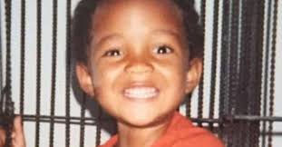 L'avete riconosciuto? Si fa chiamare "il principe", risolve il cubo di  Rubik in tempi record e adora il wrestling