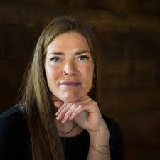 Amy Darr's Instagram, Twitter & Facebook