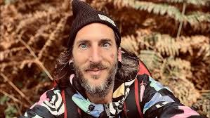 Cozy New York Christmas Café Ambience