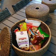 お菓子の収納方法とディスプレイ方法特集 保存性が高くおしゃれな実例をご紹介 folk お菓子 収納 バスケット 収納 インテリア ビーチ