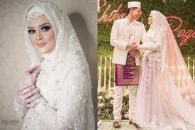 Check spelling or type a new query. Gaun Mewah Cut Meyriska Dari Tunangan Hingga Resepsi Bikin Pangling