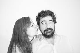 Βρείτε αυτό το pin και πολλά ακόμα στον πίνακα epirusblog του χρήστη epirusblog.gr. Intownpost H 8aleia Matika Syzhtaei Me Th Smaragda Mixalitsianoy