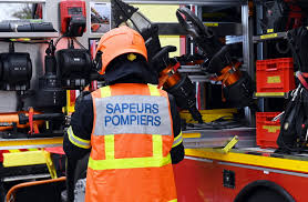 Ain. Saint-Julien-sur-Veyle : une voiture percute un arbre, trois blessés