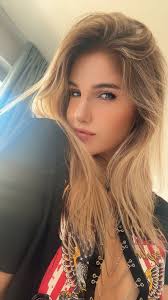 All I want for Christmas is a bearded man over 30 who loves tuna tacos 🙉