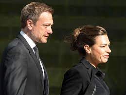 Auch dass lindner neu liiert ist, ist kein geheimnis. Christian Lindner Nun Offiziell Geschieden Fdp Chef Bestatigt Schritt Politik