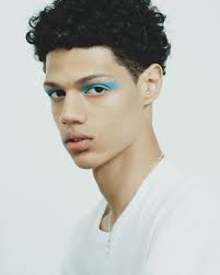 Cool Eyeliner Tips and Other Weird Beauty Inspiration