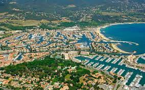 Guerrevieille beach whether you want to collect beach glass or watch the sunset, guerrevieille beach is a spot you might want to check out, located 3.6 mi (5.9 km) from central grimaud. Yachtcharter Port Grimaud Cote D Azur Argos Yachtcharter