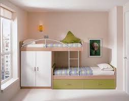 Cama Para Criança De 4 Anos Quarto Pequeno Para Dois Irmaos Adolescentes Pesquisa Google Quarto Pequeno Decoracao De Quarto Beliches Modernas