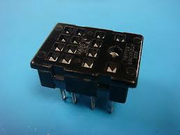 Lt panel is an electrical distribution board that receives power from generator or transformer and distributes the same to various electronic devices and distribution boards. 2 Potter Brumfield 27e006 4 Pole Panel Mount Kha Khs Pt Serie Relay Socket Ebay