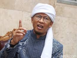 Alhamdulillah telah hadir aplikasi aa gym yang merupakan aplikasi resmi pengembangan dari tim manajemen qolbu digital. Aa Gym Ceraikan Lagi Teh Ninih