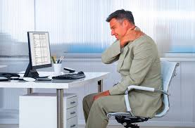 Pain that gets worse when you hold your head a certain way while working on a computer, driving, or doing other tasks. 5 Possible Causes Of Neck And Shoulder Pain Penn Medicine