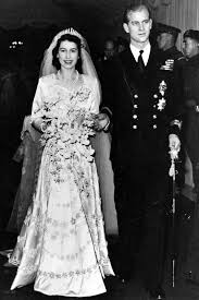 İngiltere prensesi kate middleton, halk tarafından çok sevilse de sarayı rahatsız eden pek çok özelliği olduğu iddia edildi. Ingiltere Kralicesi Ii Elizabeth Prenses Gelinlikleri Elizabeth Taylor Gelinler