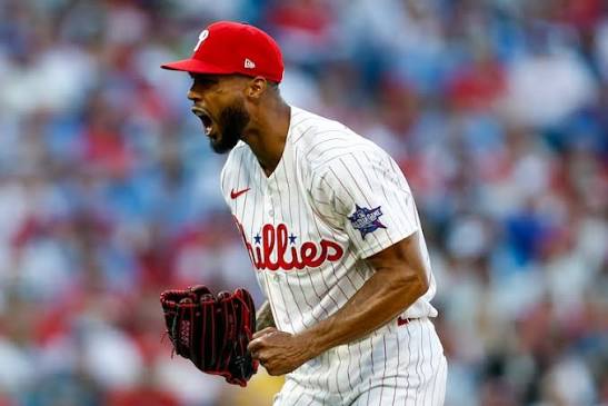 Cristopher Sánchez dominates with historic first opening-day start