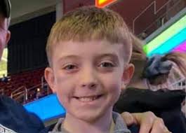 Joni Houser's Instagram, Twitter & Facebook