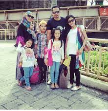 Hotel crown plaza mutaira shooter : Lilydamia Gambar Memey Suhaiza Dan Perutnya