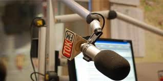 Podcasty historyczne, o polityce, poświęcone wydarzeniom na świecie, traktujące o kulturze, a także podcasty naukowe. Rusza Wiosenna Ramowka Radia Tok Fm Wsrod Nowosci M In Program Sroczynskiego Tok Fm Wiosna 2017 Media2 Pl