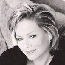 jean smart 1951 started on broadway some films and several tv series appearances 3 emmy s hairstyles easy haircut 1980s womens hi lo hairstyle