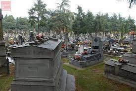 Check spelling or type a new query. Angers Les Petites Curiosites Du Cimetiere De L Est Angers Maville Com