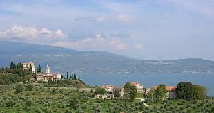 Gaino Italy Around Lake Garda Paris Skyline Skyline