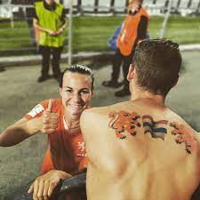Sixteen nations will compete for gold in the men's competition, while the women's event will feature 12 countries. Groenen Tot Van Veenendaal De Leukste Selfies Met De Leeuwinnen Wk Vrouwenvoetbal Ad Nl
