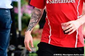 Als sohn von vater matti raikkonen und mutter paula raikkonen erlangte er im jahr 2021 als treiber berühmtheit zum beispiel für f1 world champion 2007. Raikkonen Indonesia Auf Twitter That Tattoo Was That A Glass Of Coke Kimi7 Ausgp