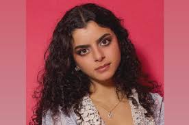 An exploration of the emotional divide between fiction and reality in the  American sitcom. Philip Thompson's “Living Reality” puts the peculiar form  of sitcom into perspective when a character shows strange symptoms