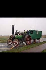 The Wallis With The Living Wagon Traction Engines Traction Engine Old Tractors Tractors