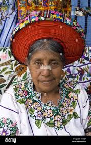 Santiago Atitlan, Guatemala: Le donne nel mercato del paese Foto stock