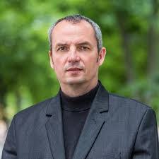 Daniel Dobias's Instagram, Twitter & Facebook