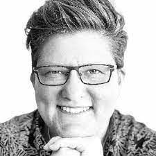 Nanette Hull's Instagram, Twitter & Facebook