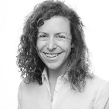 Lisa Raimondi's Instagram, Twitter & Facebook