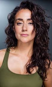 Tara Hanson's Instagram, Twitter & Facebook