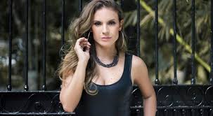 Maíra charken agradou o público que comentou o programa nas redes sociais (divulgação/ globo) Perfil Do Consumidor Maira Charken Alma De Bar