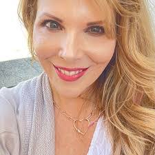 Angie Benfield's Instagram, Twitter & Facebook